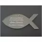 Mobile Preview: Fisch aus Plexiglas mit personalisierter Gravur als Geschenk zur Taufe und Geburt Draufsicht und Beispielbild