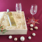 Preview: Weihnachtsgeschenk Weißweingläser mit Gravur und Geschenkbox "Schlitten" 2