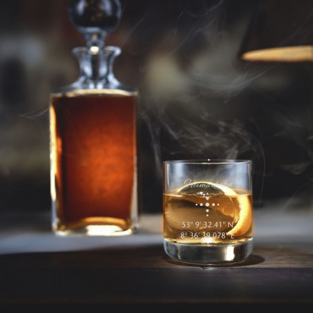 Whiskyglas mit personalisierter Gravur als Geschenk Koordinaten 4