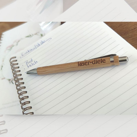Kugelschreiber aus Bambusholz mit personalisierter Gravur als Geschenk 5