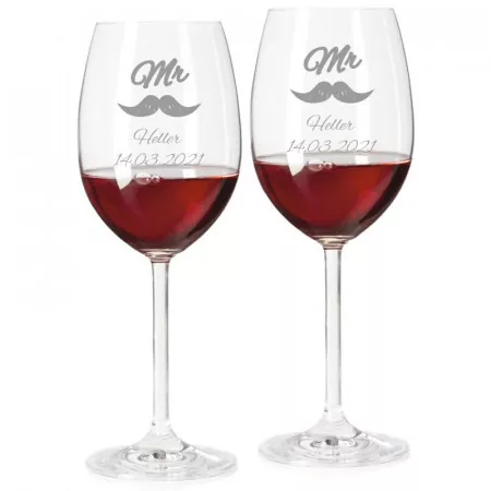 Rotweingläser mit personalisierter Gravur als Geschenk zur Hochzeit Mr und Mr