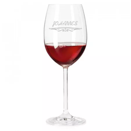 Rotweinglas mit personalisierter Gravur als Geschenk Name Kaufmann