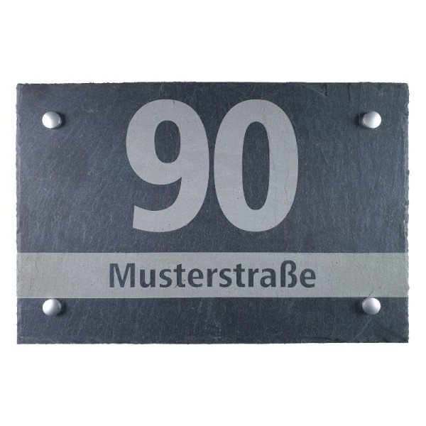 Hausnummer aus Schiefer mit personalisierter Gravur Querformat Titelbild Hausnummer aus Schiefer mit personalisierter Gravur Querformat Titelbild