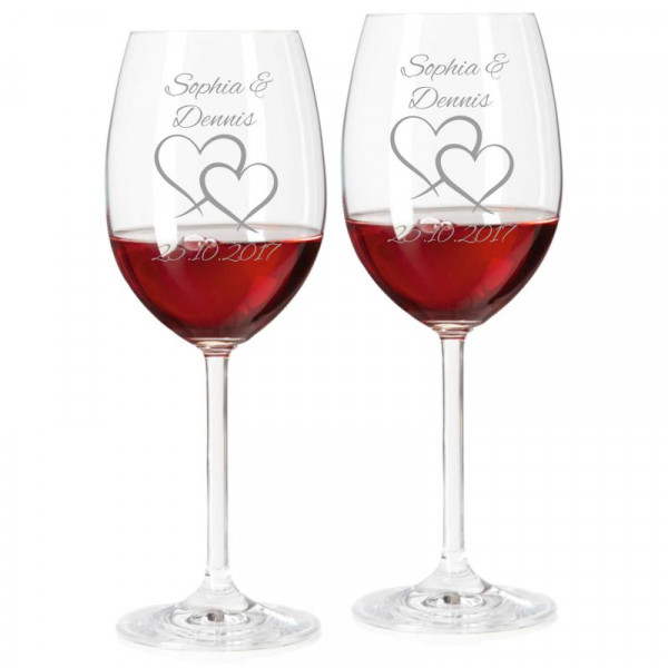Rotweingläser mit personalisierter Gravur als Geschenk zur Hochzeit zwei Herzen 2
