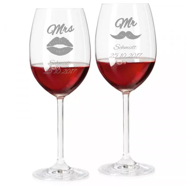 Rotweingläser mit personalisierter Gravur als Geschenk zur Hochzeit Mr und Mrs