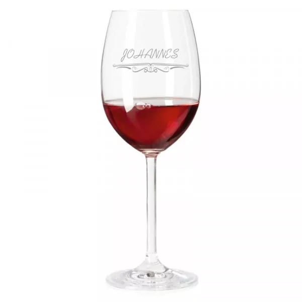 Rotweinglas mit personalisierter Gravur als Geschenk Name Kaufmann
