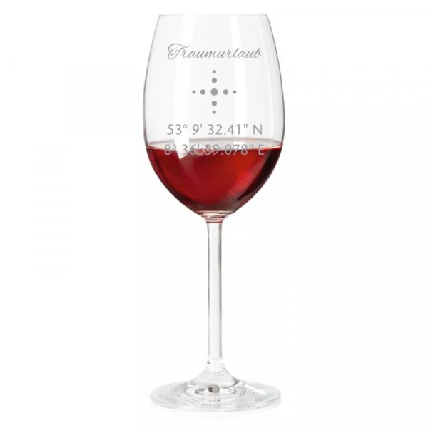 Rotweinglas mit personalisierter Gravur als Geschenk Koordinaten Beispieltext Traumurlaub