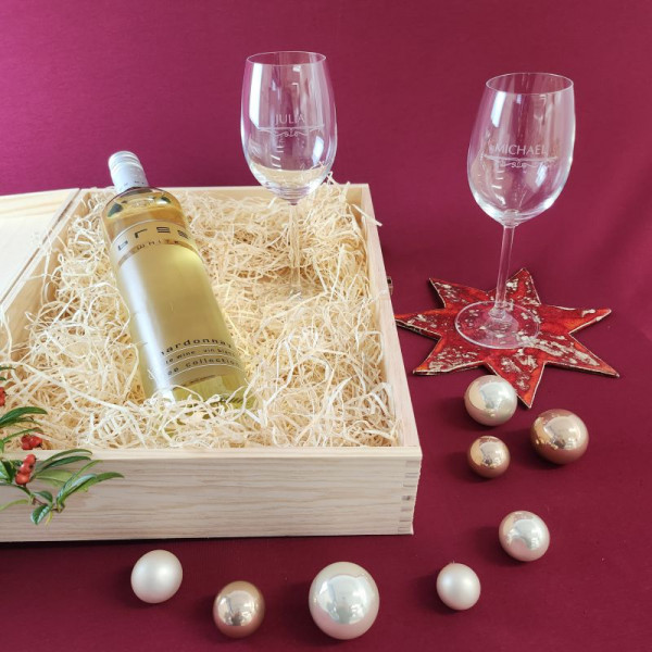 Weihnachtsgeschenk Weißweingläser mit Gravur und Geschenkbox "Stern" 2