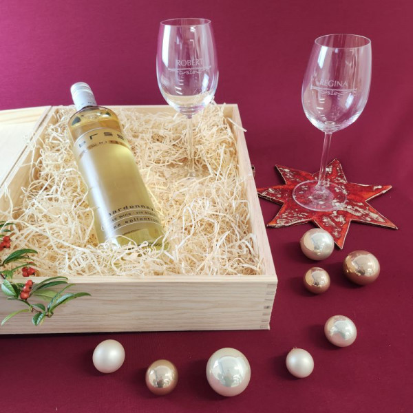 Weihnachtsgeschenk Weißweingläser mit Gravur und Geschenkbox "Tannenbaum" 2